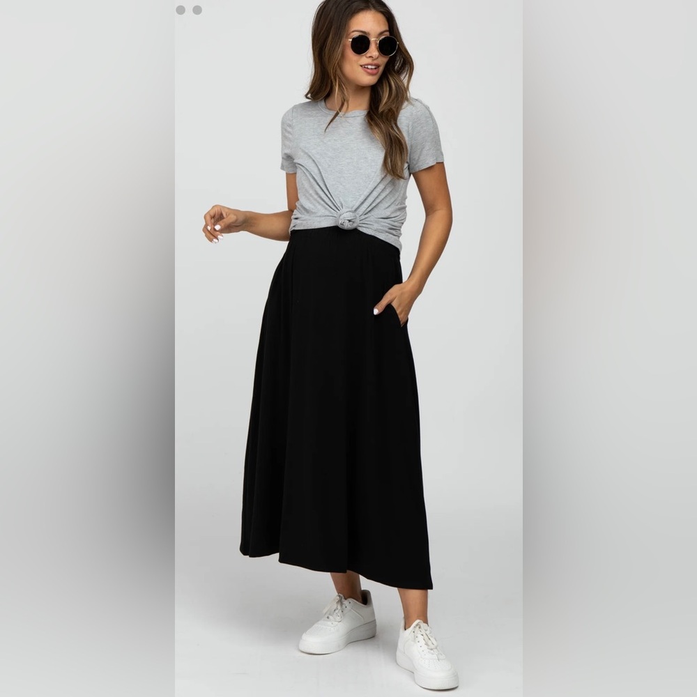 Pinkblush maternity black ruffle-waist midi skirt. XL. Has pockets.